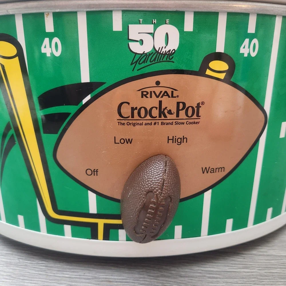 Vintage Rival Crock-Pot Slow Cooker 5qt Football 50 Yard Line Sports Game Day